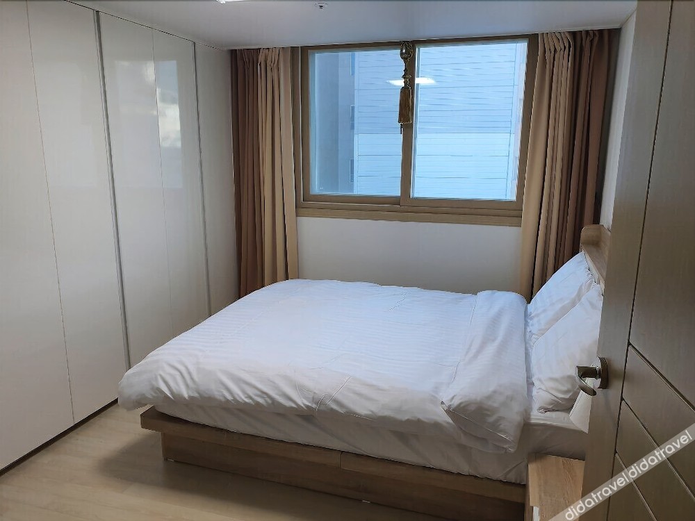 JS Residence Hotel Okpo 3*