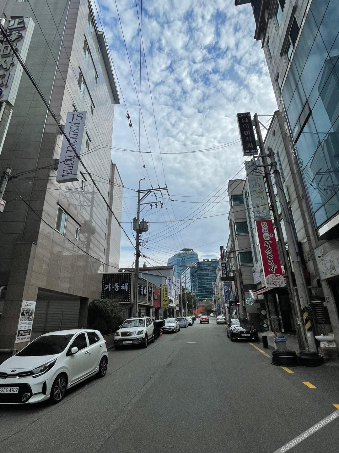 JS Residence Hotel Okpo 3*
