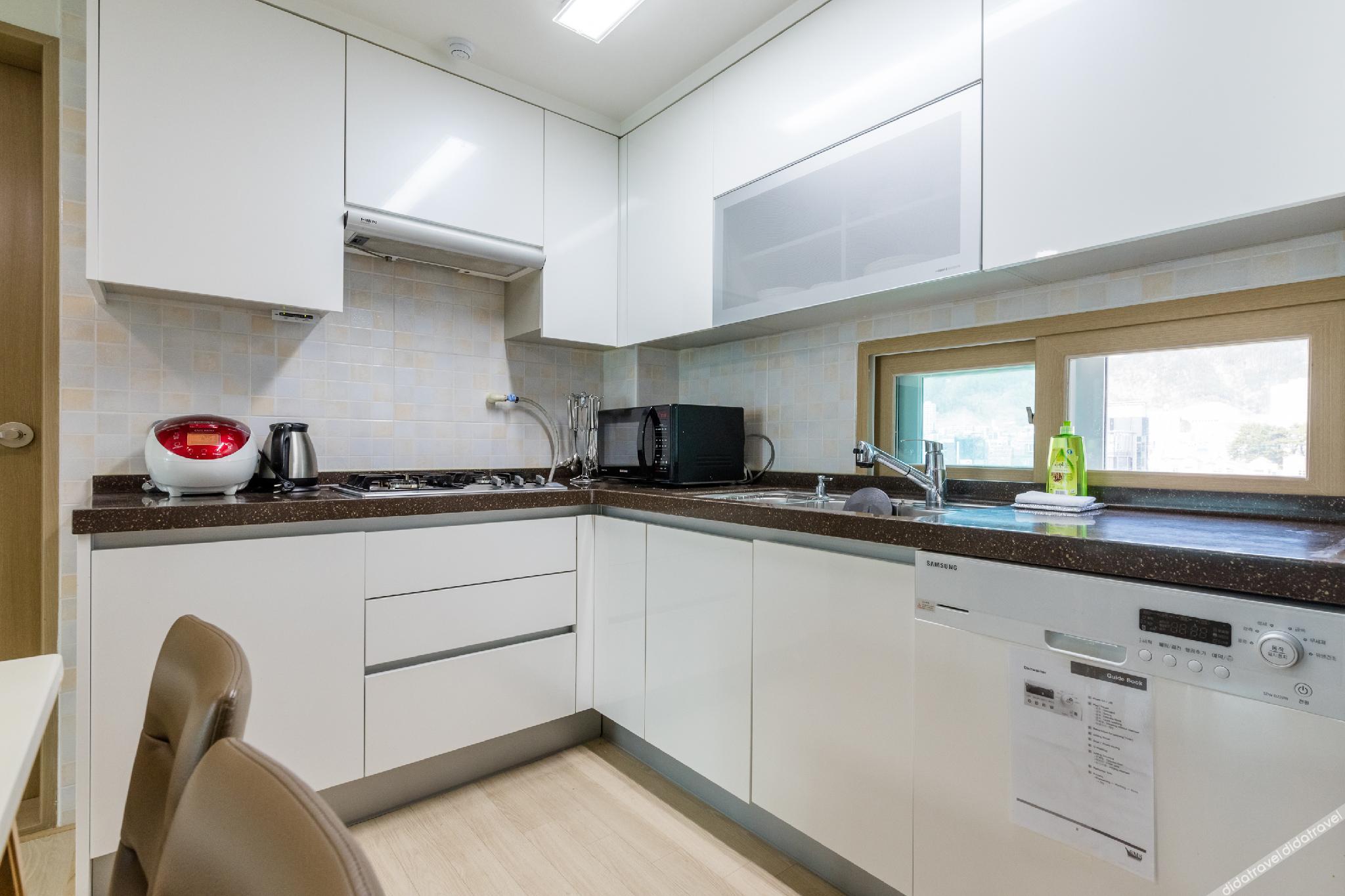 JS Residence Hotel Okpo 3*