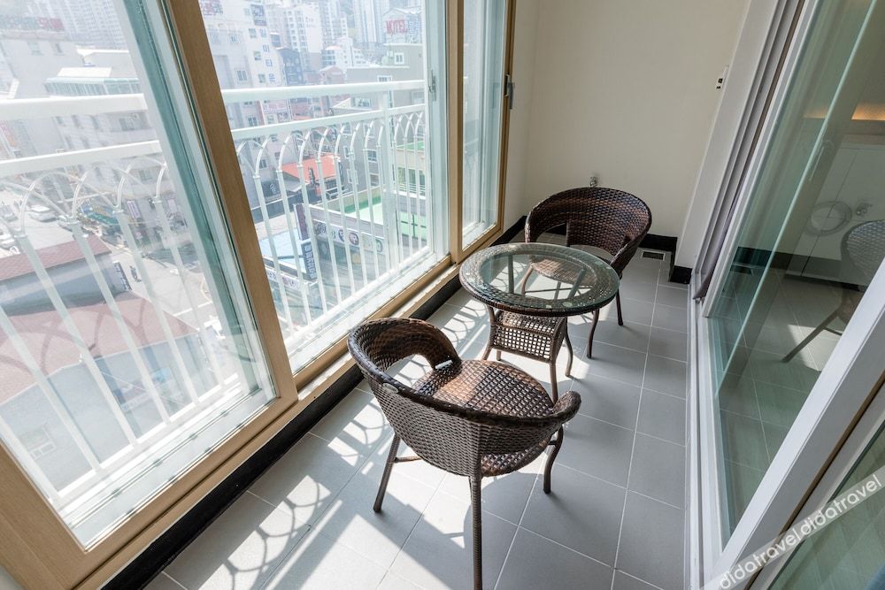 JS Residence Hotel Okpo 3*
