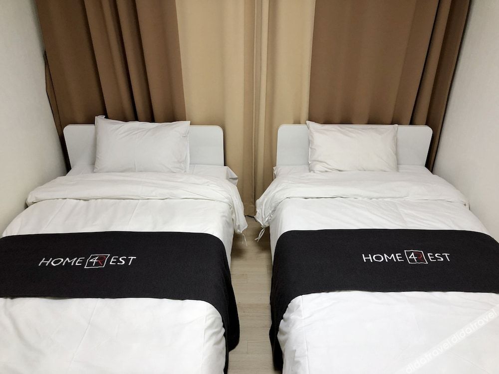 JS Residence Hotel Okpo 3*
