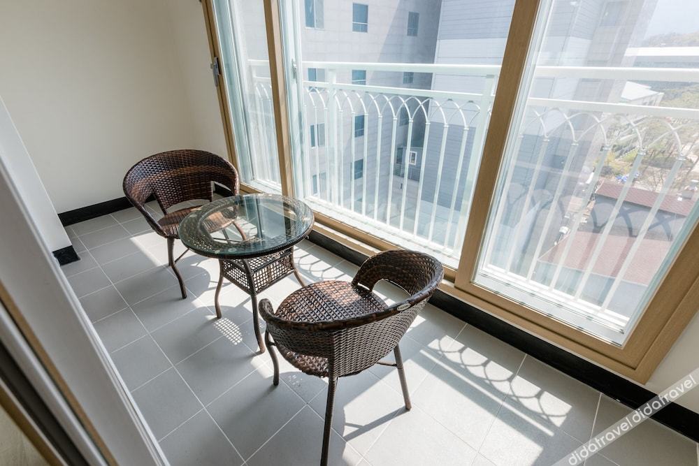 JS Residence Hotel Okpo 3*