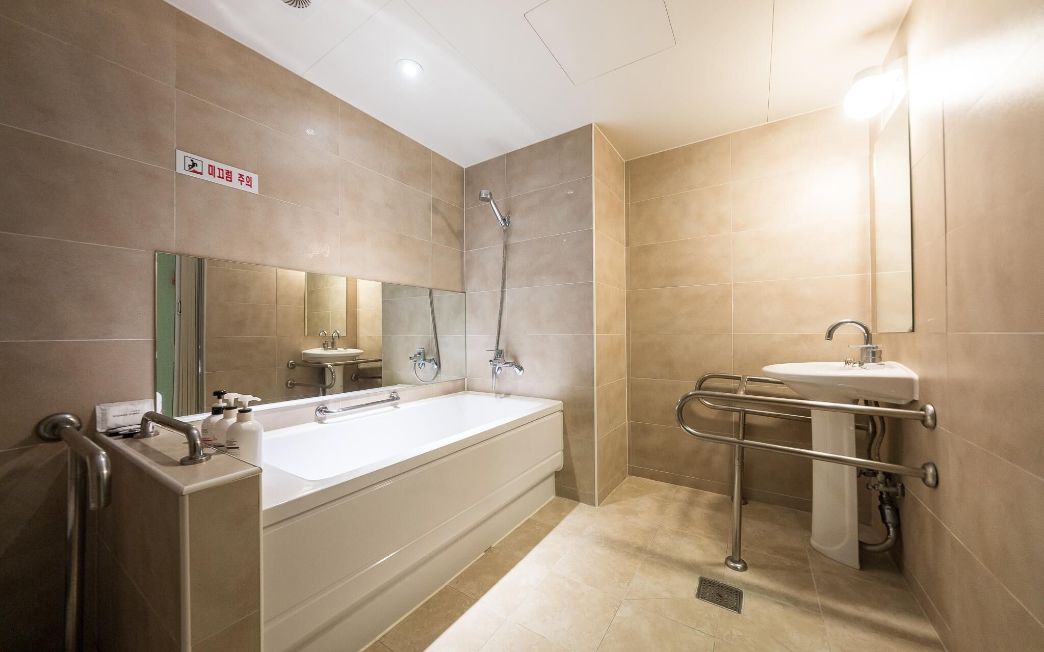 Ansan Walkers Hotel by Cozy 2*