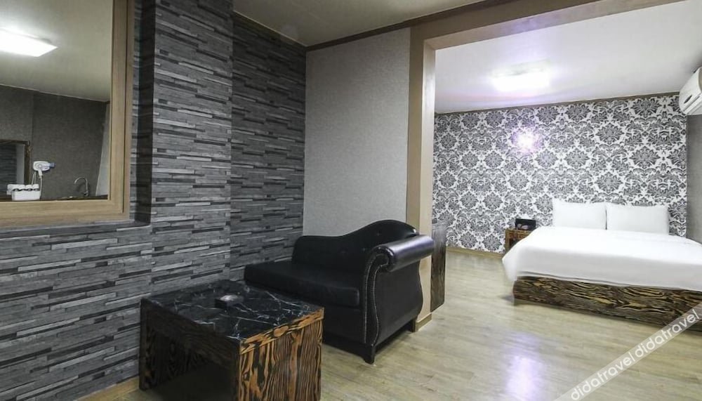 Hotel Lie 2*