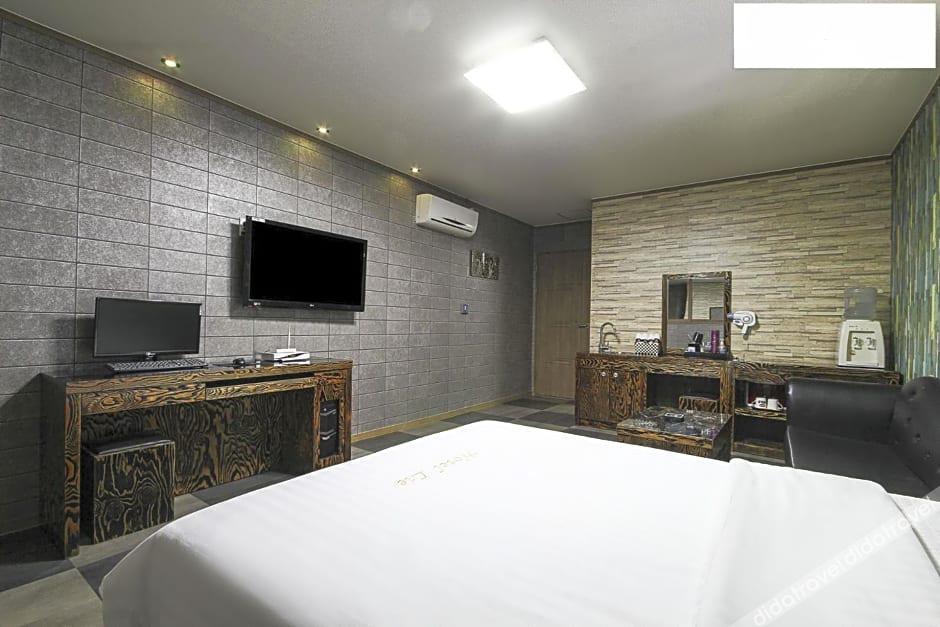 Hotel Lie 2*