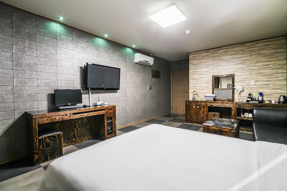 Hotel Lie 2*