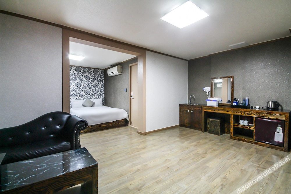 Hotel Lie 2*