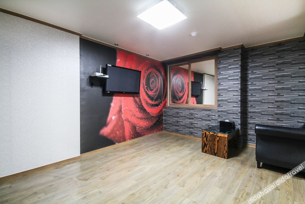Hotel Lie 2*