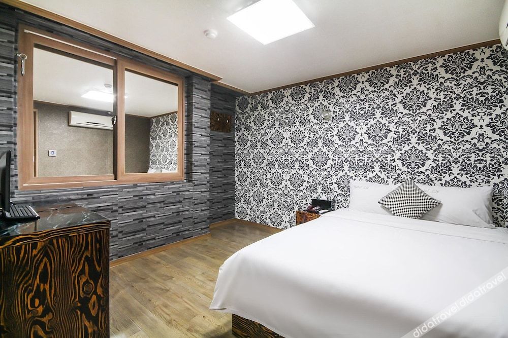 Hotel Lie 2*