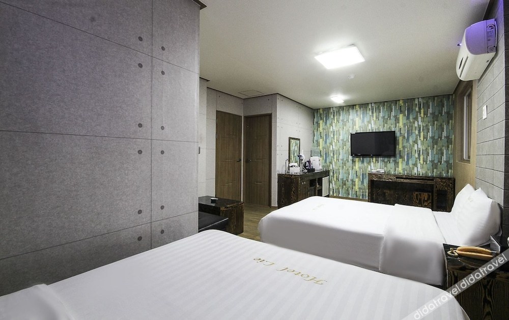 Hotel Lie 2*