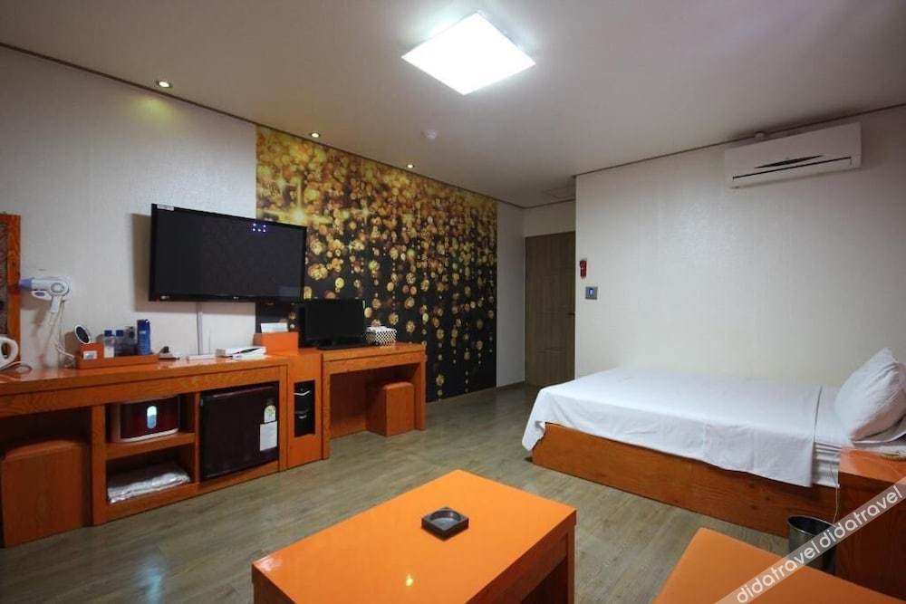 Hotel Lie 2*