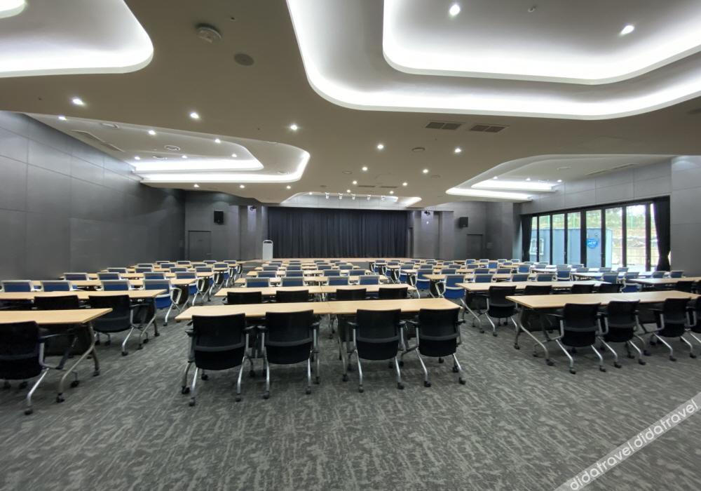 YMCA YOUTH CENTER 2*