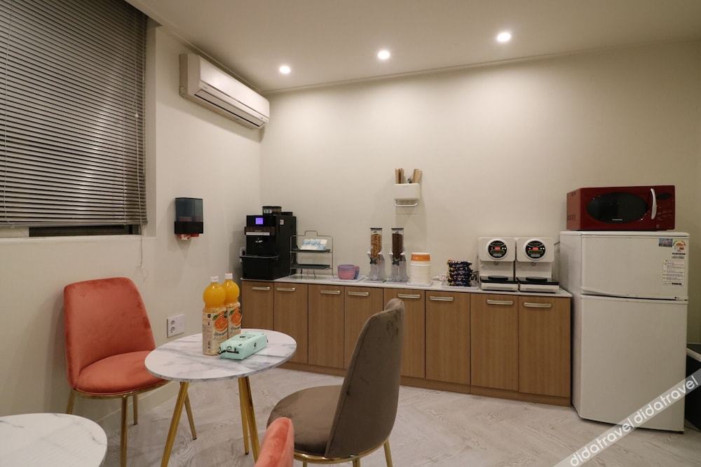 Stay-inn Hotel 3*