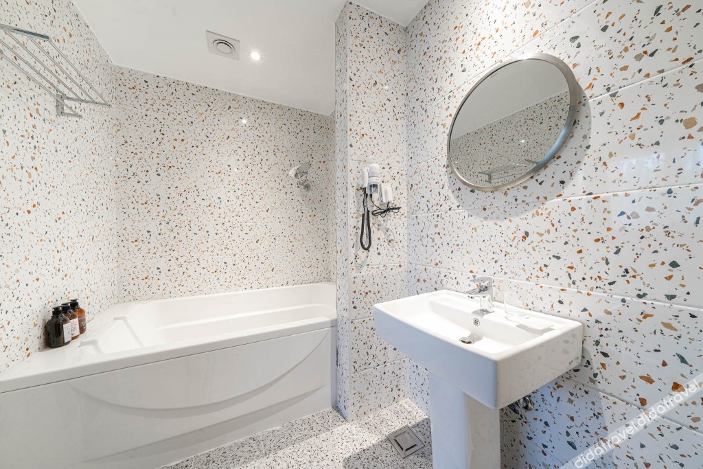 Stay-inn Hotel 3*