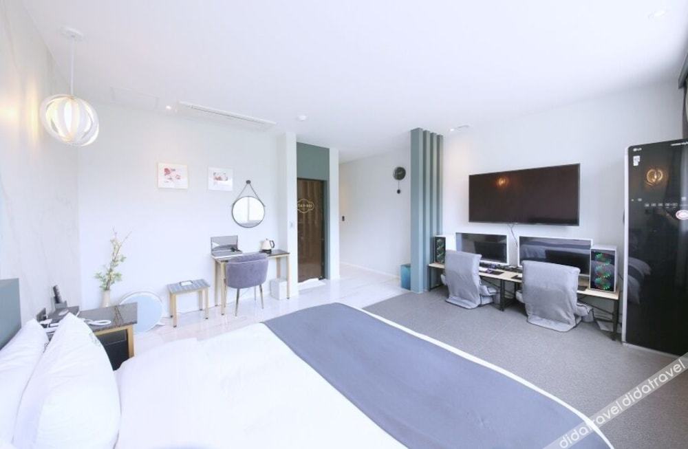Stay-inn Hotel 3*