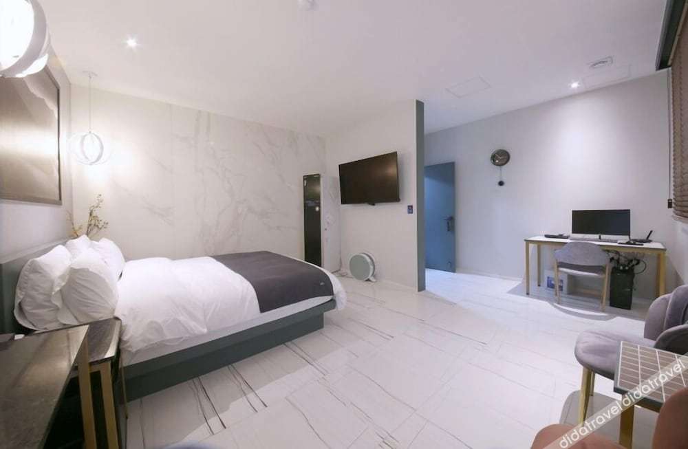 Stay-inn Hotel 3*