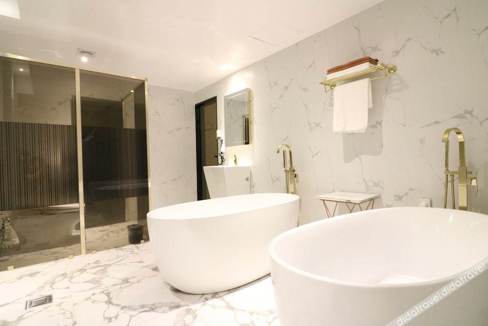 Stay-inn Hotel 3*