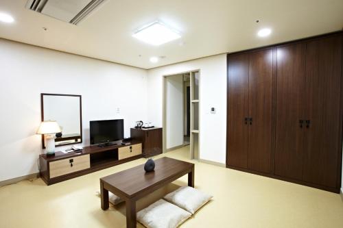 Hi Seoul Youth Hostel 3*