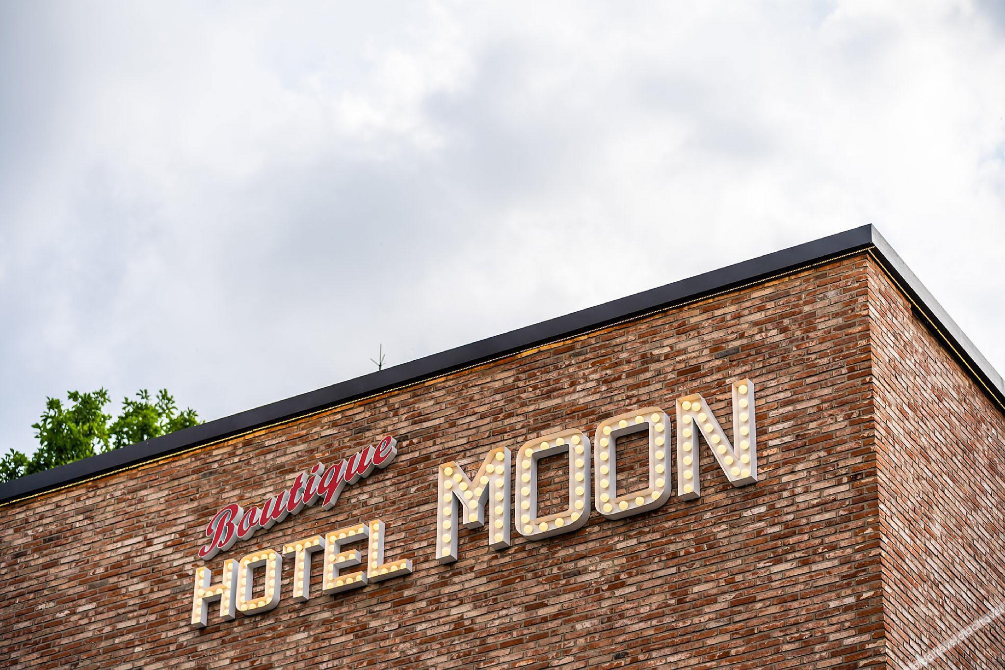 Hotel Moon 2*