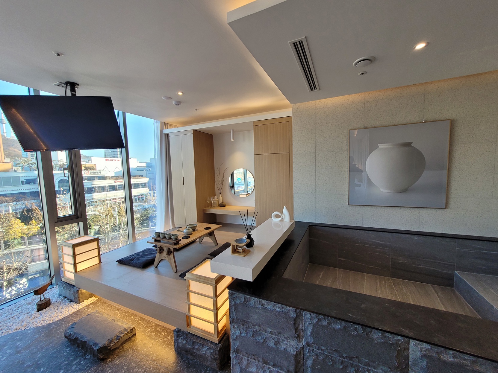 UH Suite The Seoul 2*