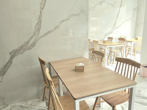Renaissance Hotel 3*