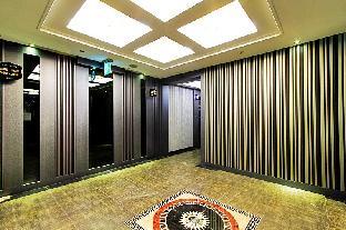 Renaissance Hotel 3*