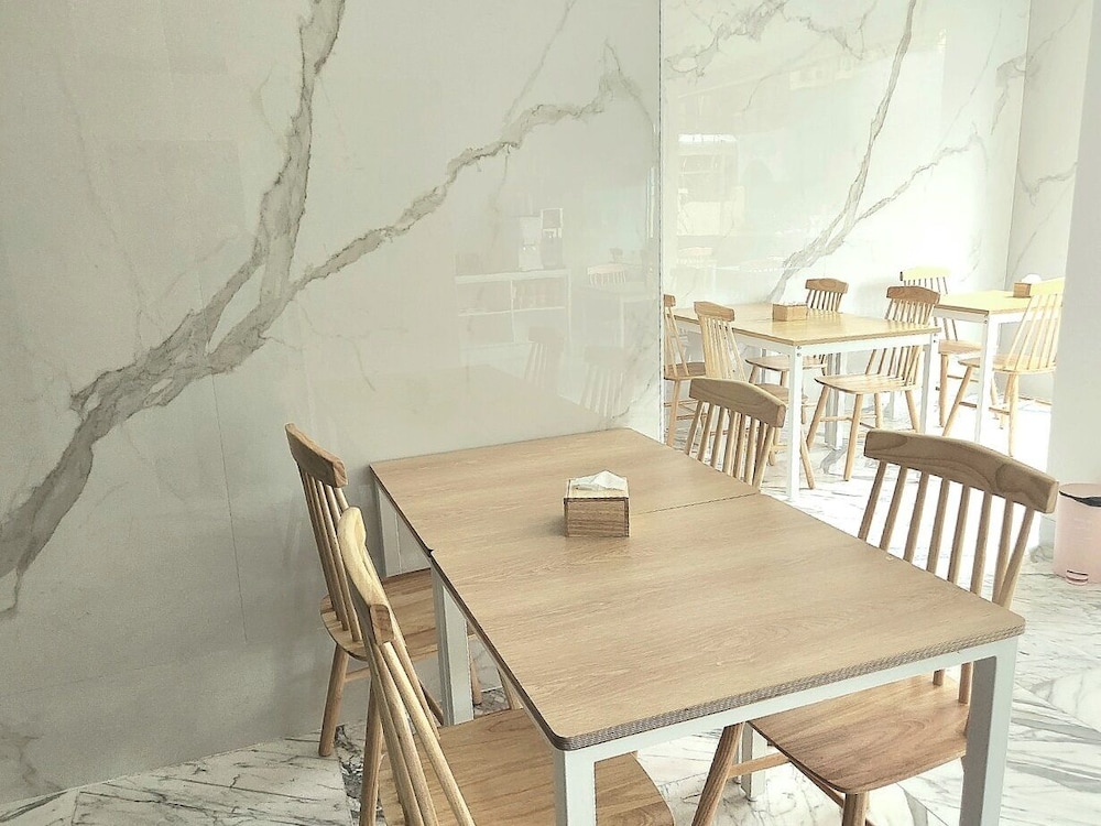 Renaissance Hotel 3*