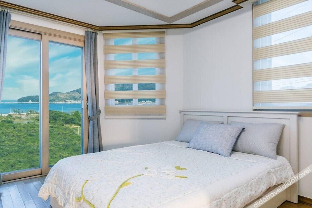 Star moon Pension 0*