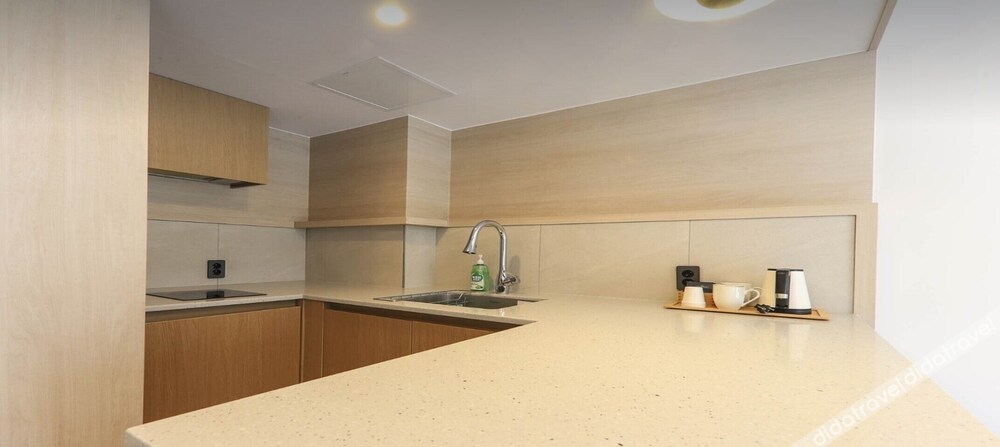 H.Avenue 3*