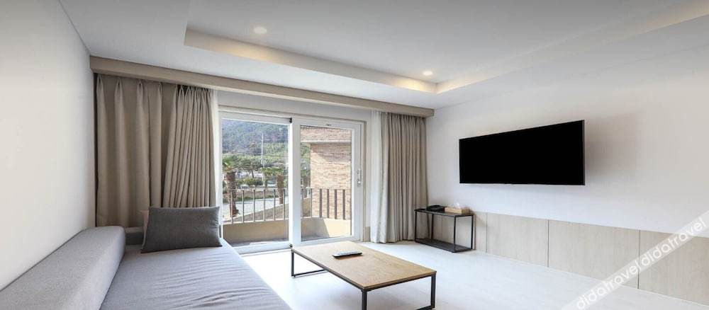 H.Avenue 3*