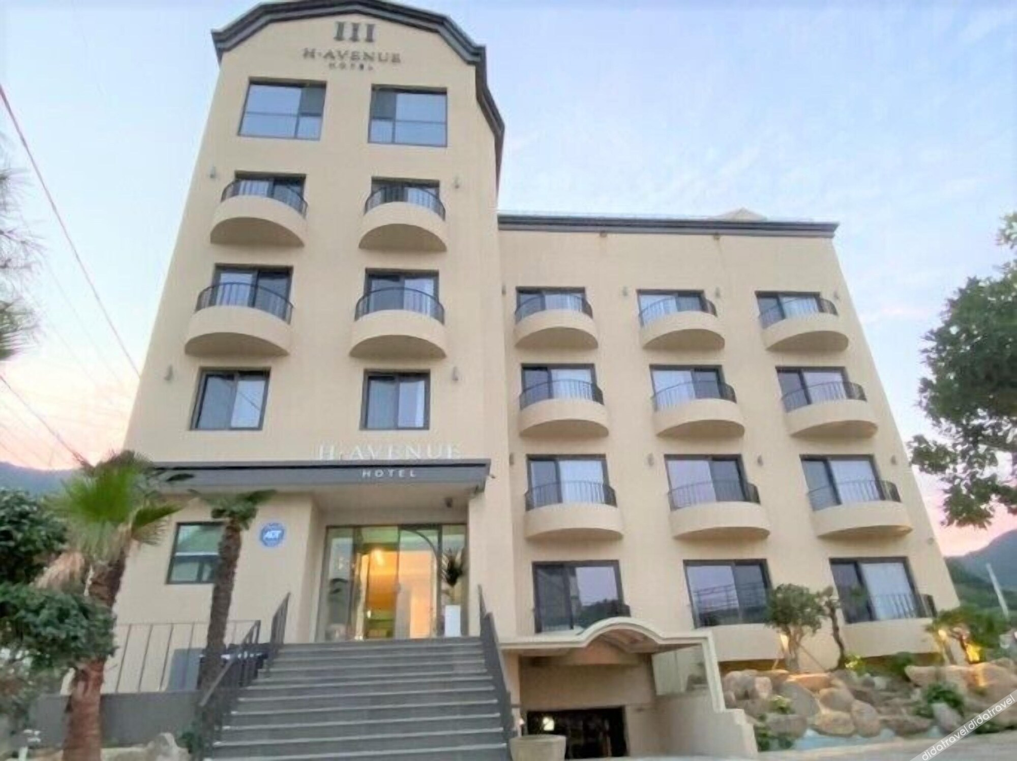 H.Avenue 3*