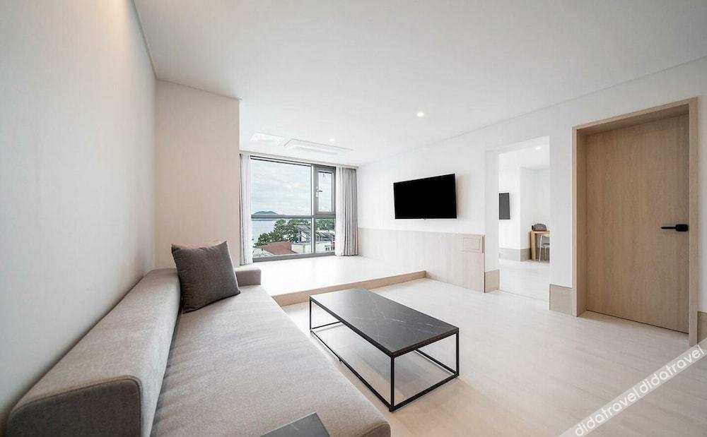 H.Avenue 3*