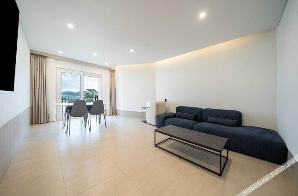 H.Avenue 3*