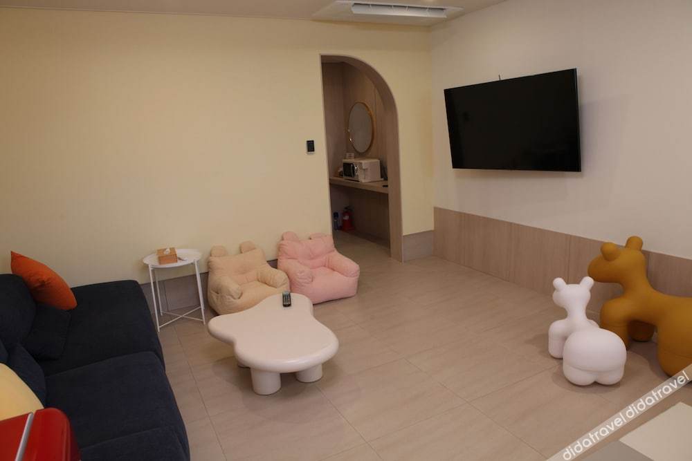 H.Avenue 3*