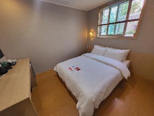 Hotel Raza B 2*