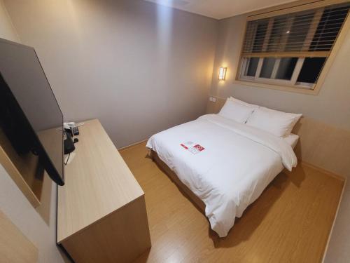 Hotel Raza B 2*