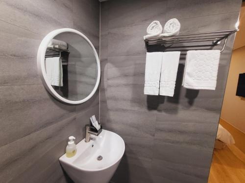 Hotel Raza B 2*