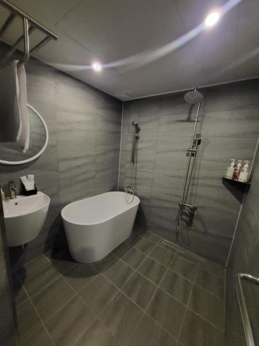 Hotel Raza B 2*
