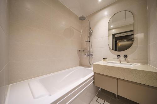ACT Hotel 3*
