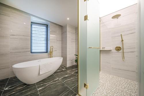 ACT Hotel 3*