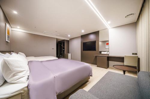 ACT Hotel 3*