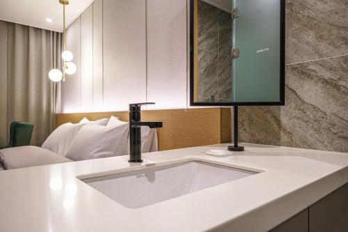 ACT Hotel 3*