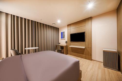 ACT Hotel 3*