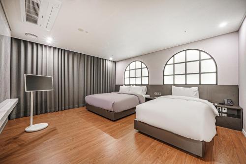 ACT Hotel 3*