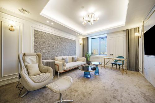 ACT Hotel 3*