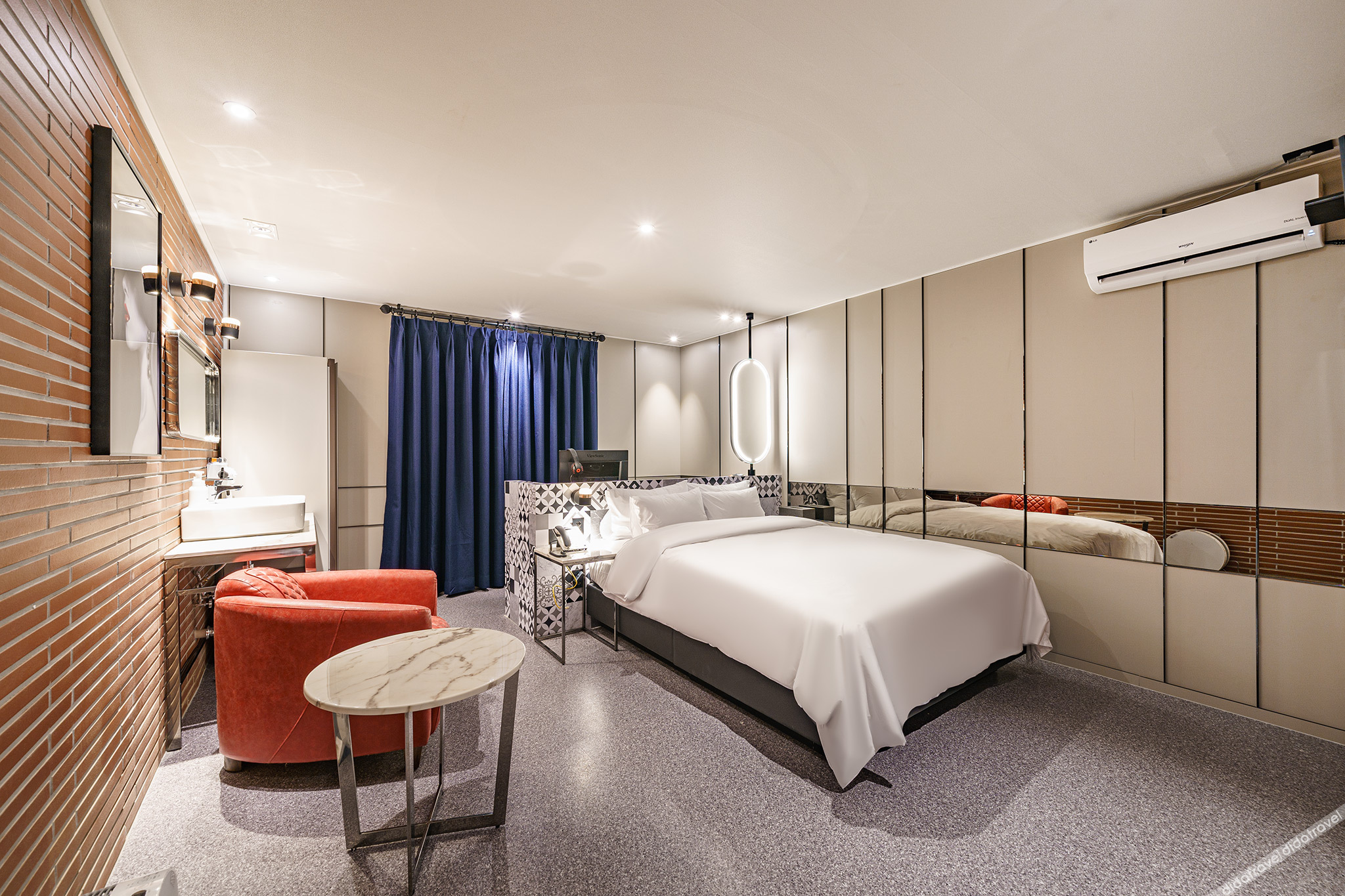 Brown-Dot Hotel Geomdan 2*