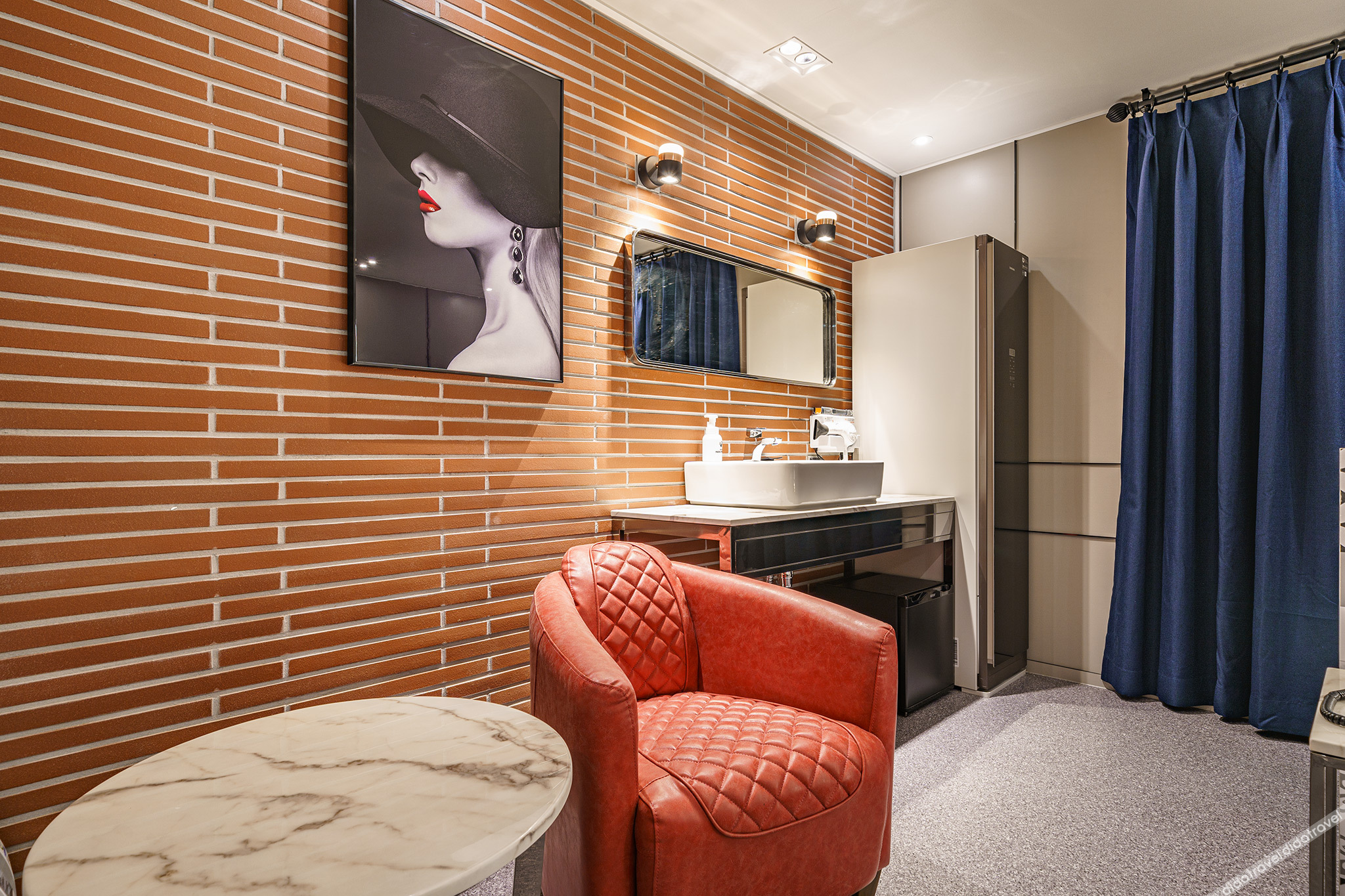 Brown-Dot Hotel Geomdan 2*
