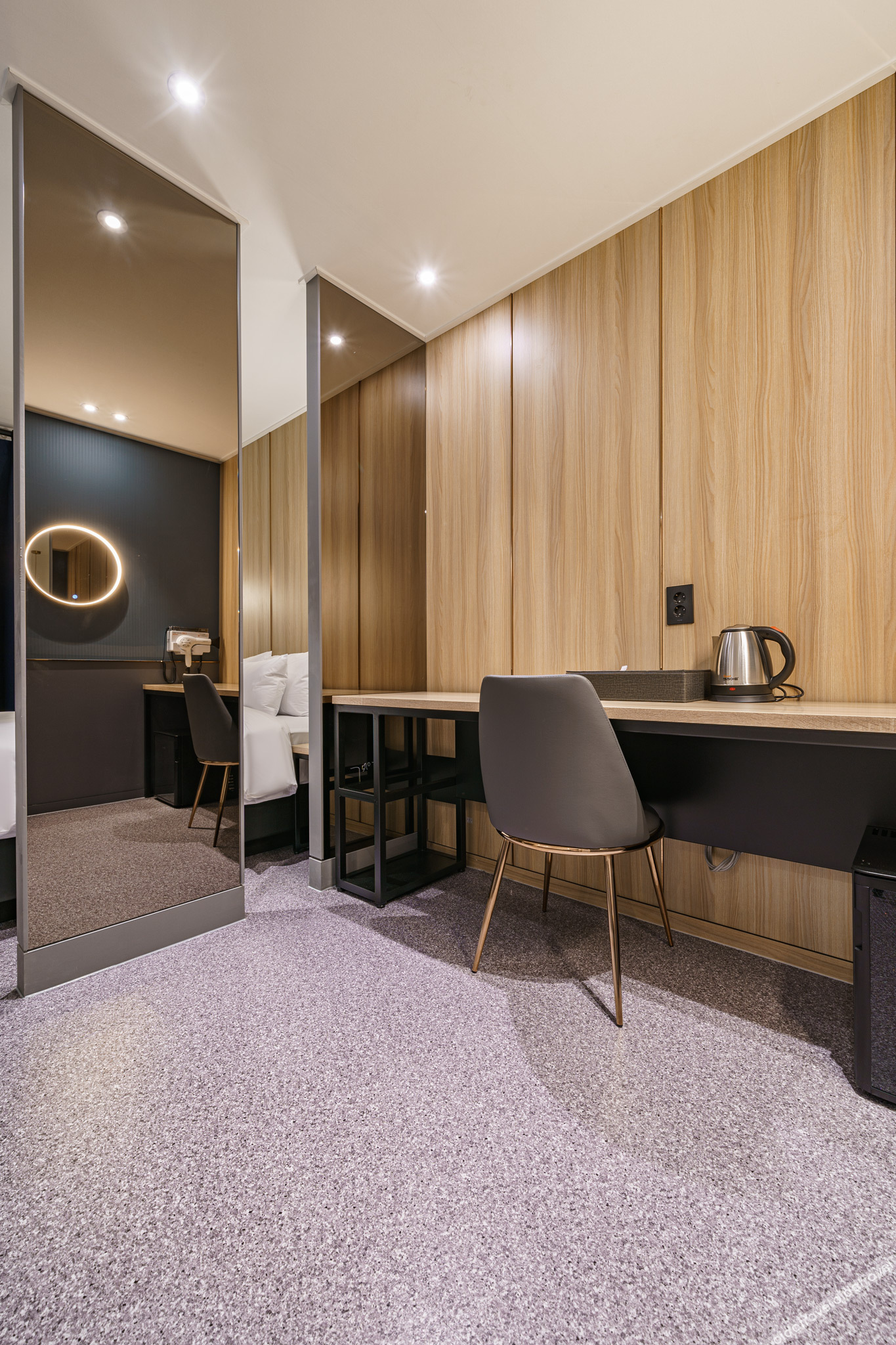 Brown-Dot Hotel Geomdan 2*