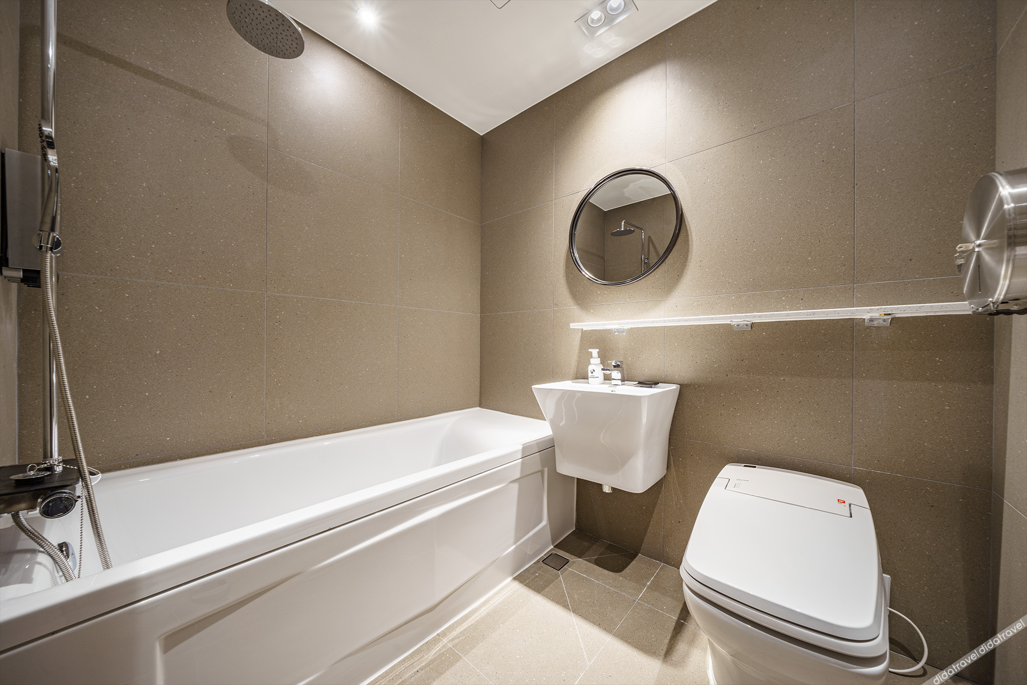 Brown-Dot Hotel Geomdan 2*