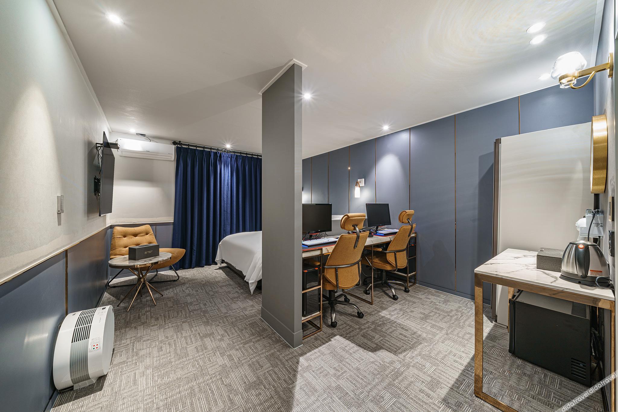 Brown-Dot Hotel Geomdan 2*